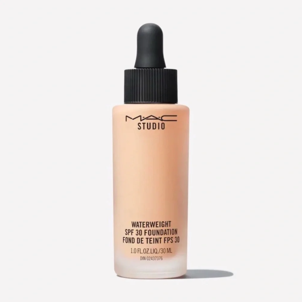 New NC35 Mac Studio Waterweight SPF 30 Foundation Brand New in Box